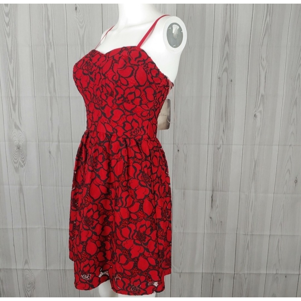 NWTS! Red & Black Floral Lily Rose Dress Size Small Missing Belt - Picture 2 of 13